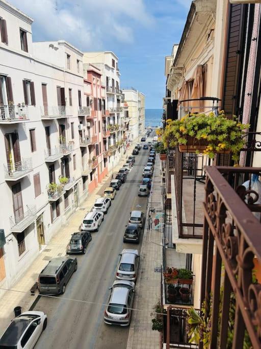 Monolocale Centrale Vista Mare - Fara'S Home Bari Kültér fotó